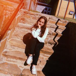 Meet your Posher, Ella